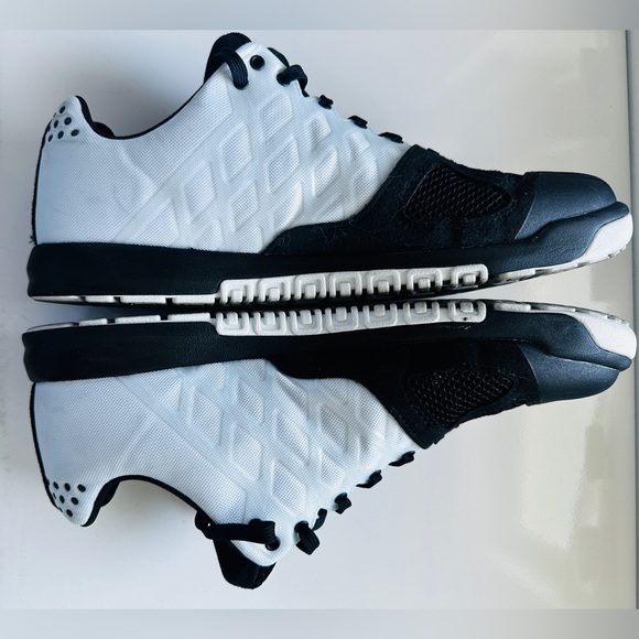 Reebok Mesh Sneakers in Black and White - Picture 2 of 6